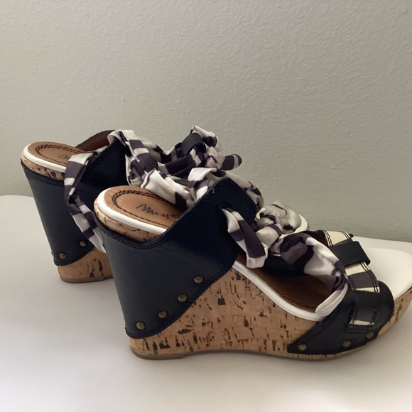 Miss Sixty White & Black Leather T Strap Ankle Wrap Studded Open Toe Wedge - Picture 5 of 11